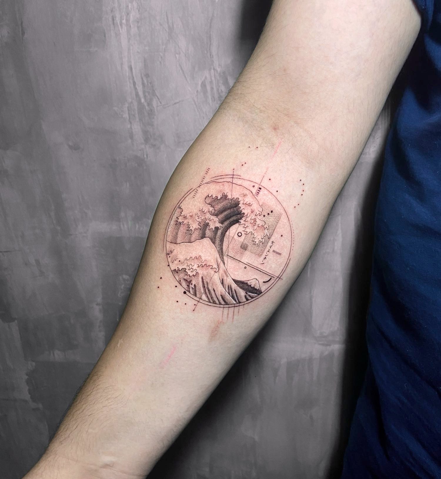 Tatuaje Caracteristicas Microrealismo ola estilo japones