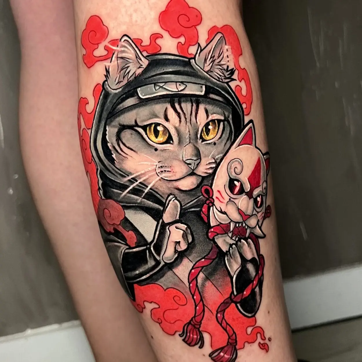 Tatuaje gato con máscara