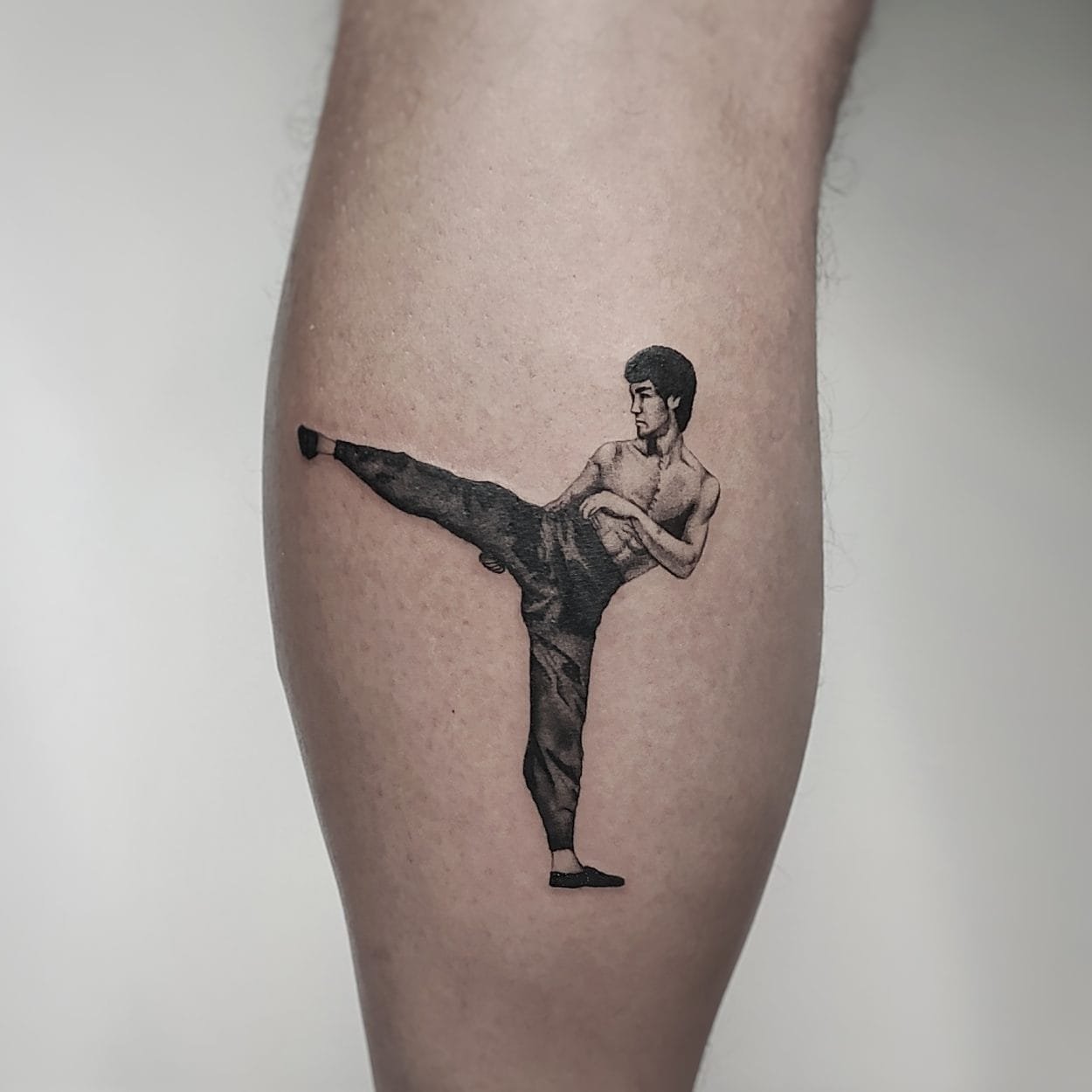 Tatuaje Ventajas AvantPink Microrealismo lee